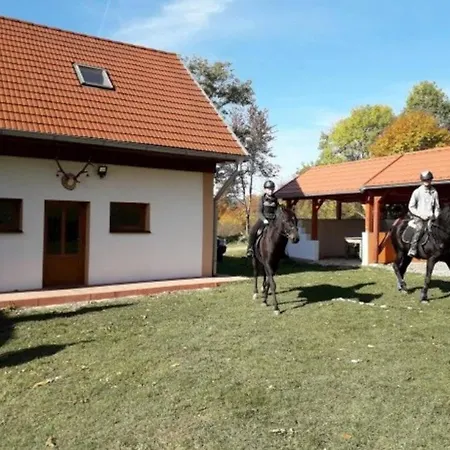 Шале Forgacova Horaren *